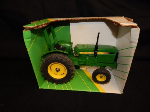 Ertl john deere - john,